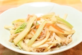 セロリの松葉漬け